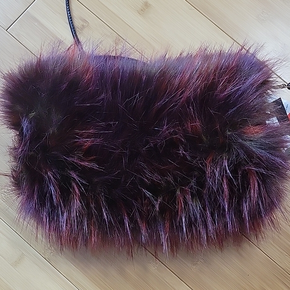 Hand Muffler Faux Fur Crossbody Clutch - Picture 1 of 8